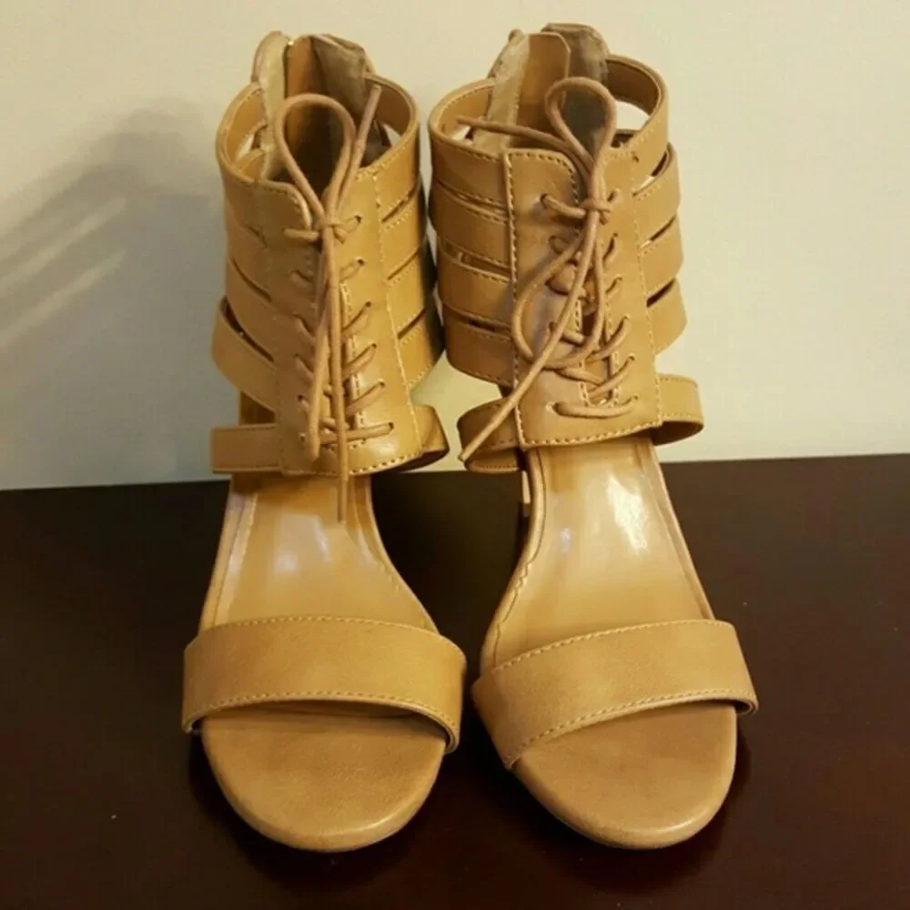 Report Signature Tan Sandals - Picture 1 of 3